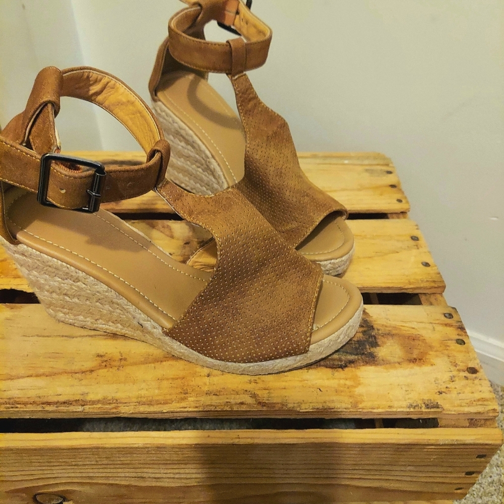 Sandal